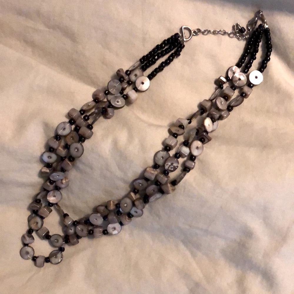 Cute shell button 3-strand necklace 18-19“